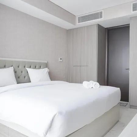 Stunning And Comfy 1Br At Ciputra World 2 Apartment By Travelio